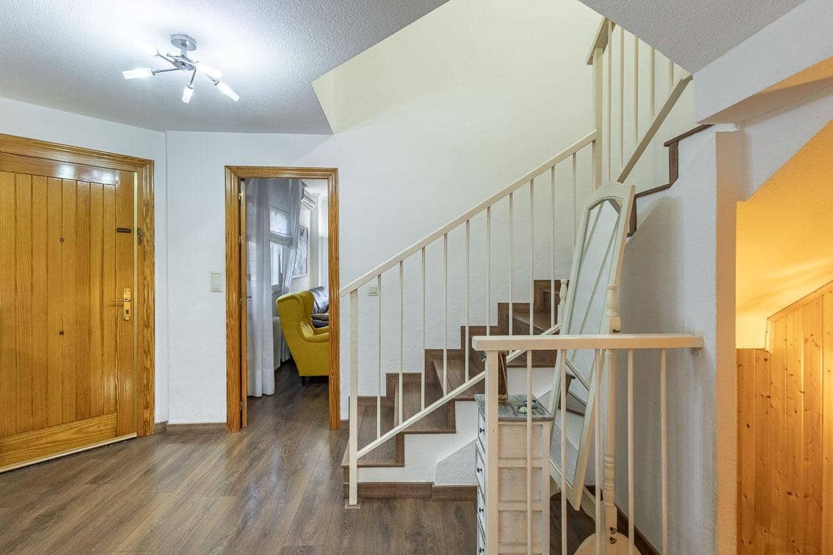 5 soveværelse Rækkehus til salg i Ogijares med garage - € 339.000 (Ref: 9680019)