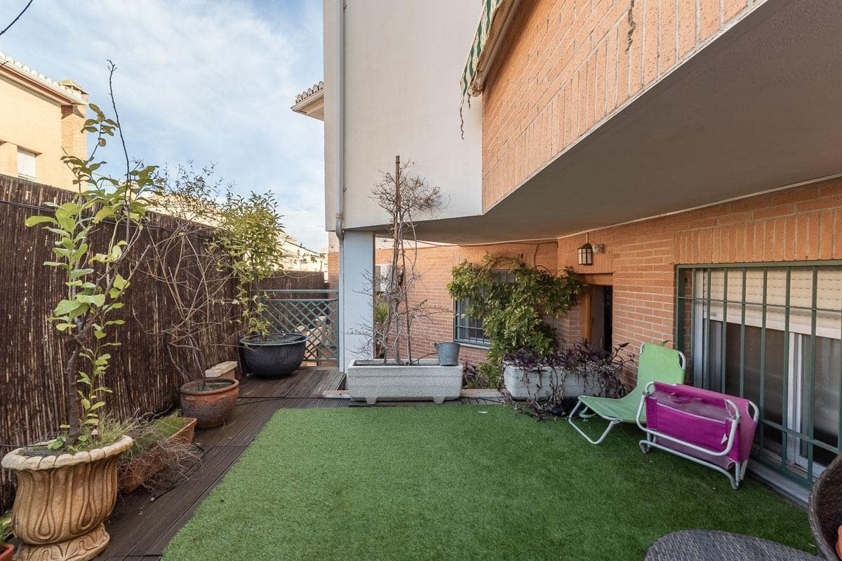 5 soveværelse Rækkehus til salg i Ogijares med garage - € 339.000 (Ref: 9680019)