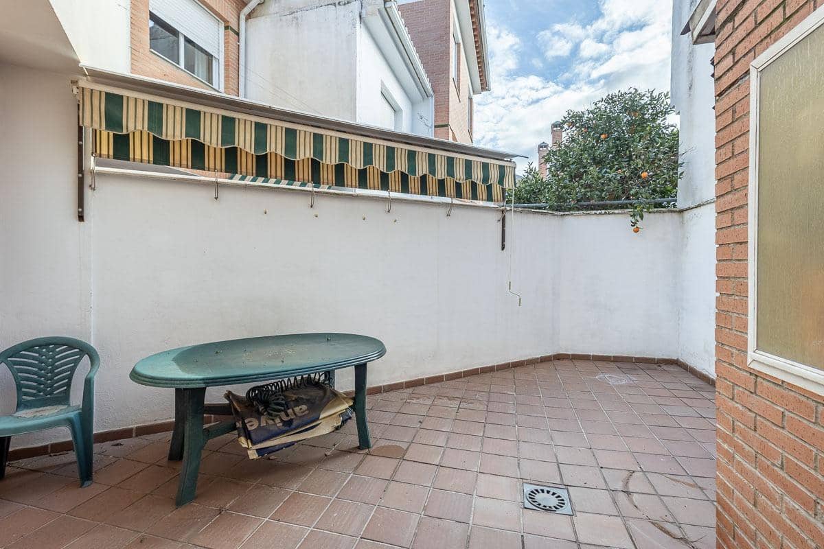 5 soveværelse Rækkehus til salg i Ogijares med garage - € 339.000 (Ref: 9680019)