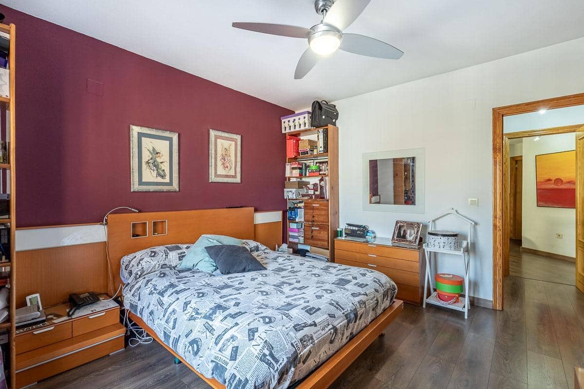 5 soveværelse Rækkehus til salg i Ogijares med garage - € 339.000 (Ref: 9680019)