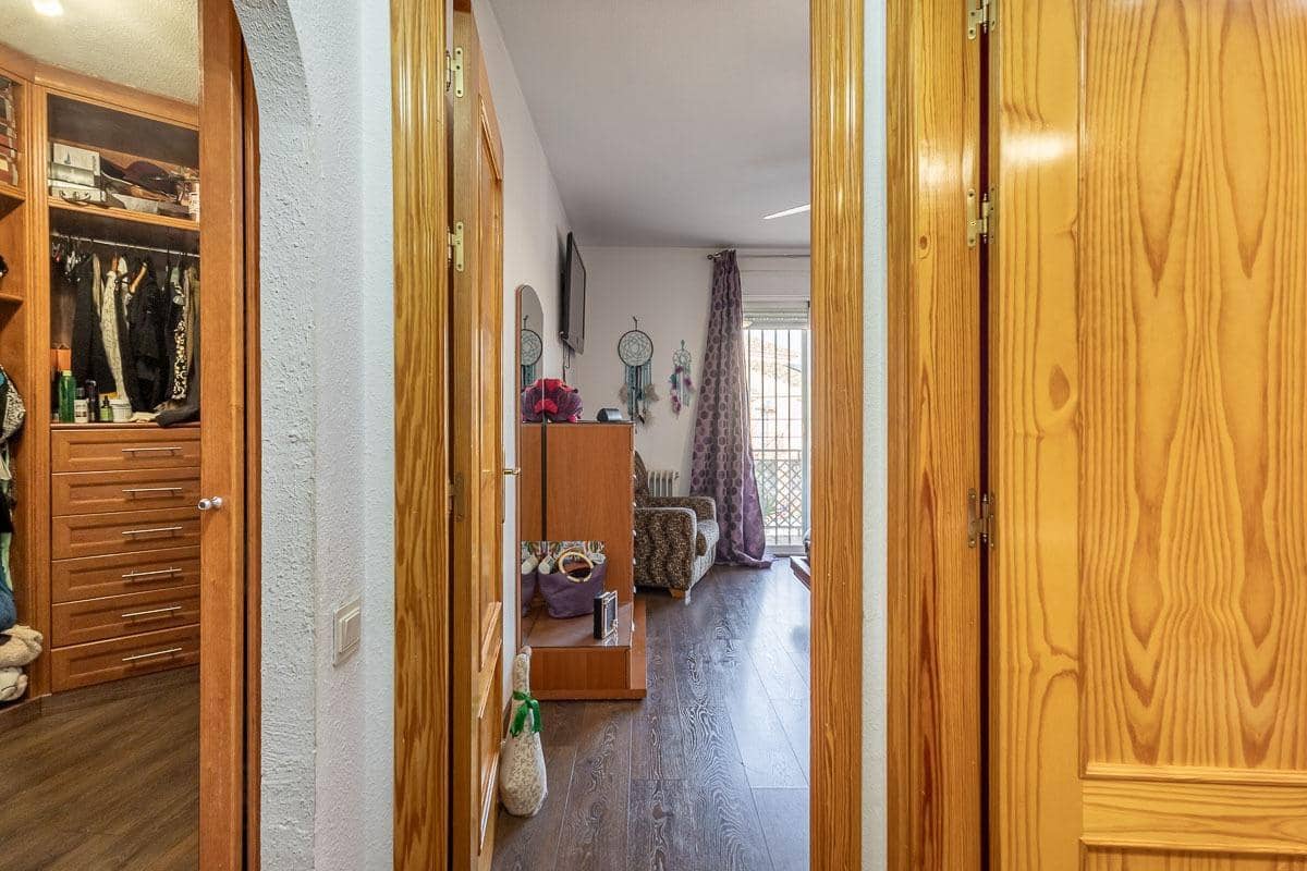 5 soveværelse Rækkehus til salg i Ogijares med garage - € 339.000 (Ref: 9680019)