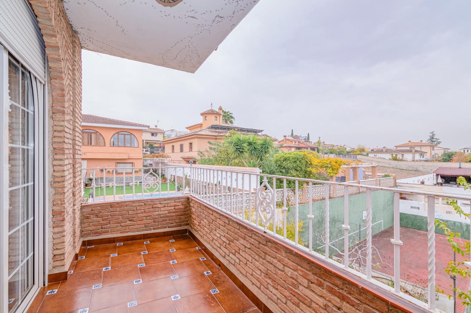 5 slaapkamer Villa te koop in La Zubia met zwembad garage - € 1.190.000 (Ref: 9686782)