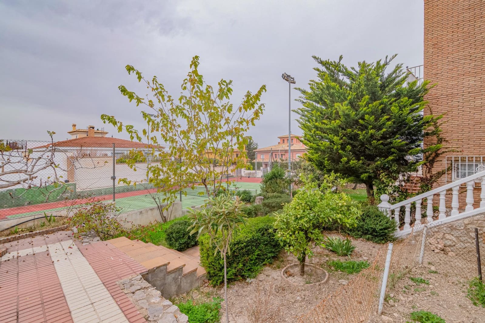 5 slaapkamer Villa te koop in La Zubia met zwembad garage - € 1.190.000 (Ref: 9686782)