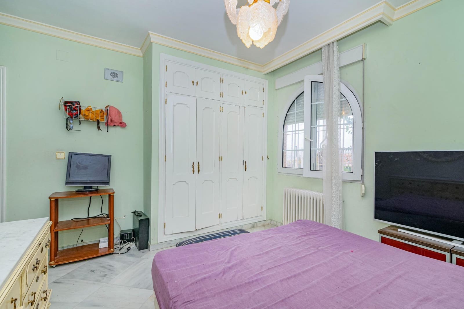 5 slaapkamer Villa te koop in La Zubia met zwembad garage - € 1.190.000 (Ref: 9686782)