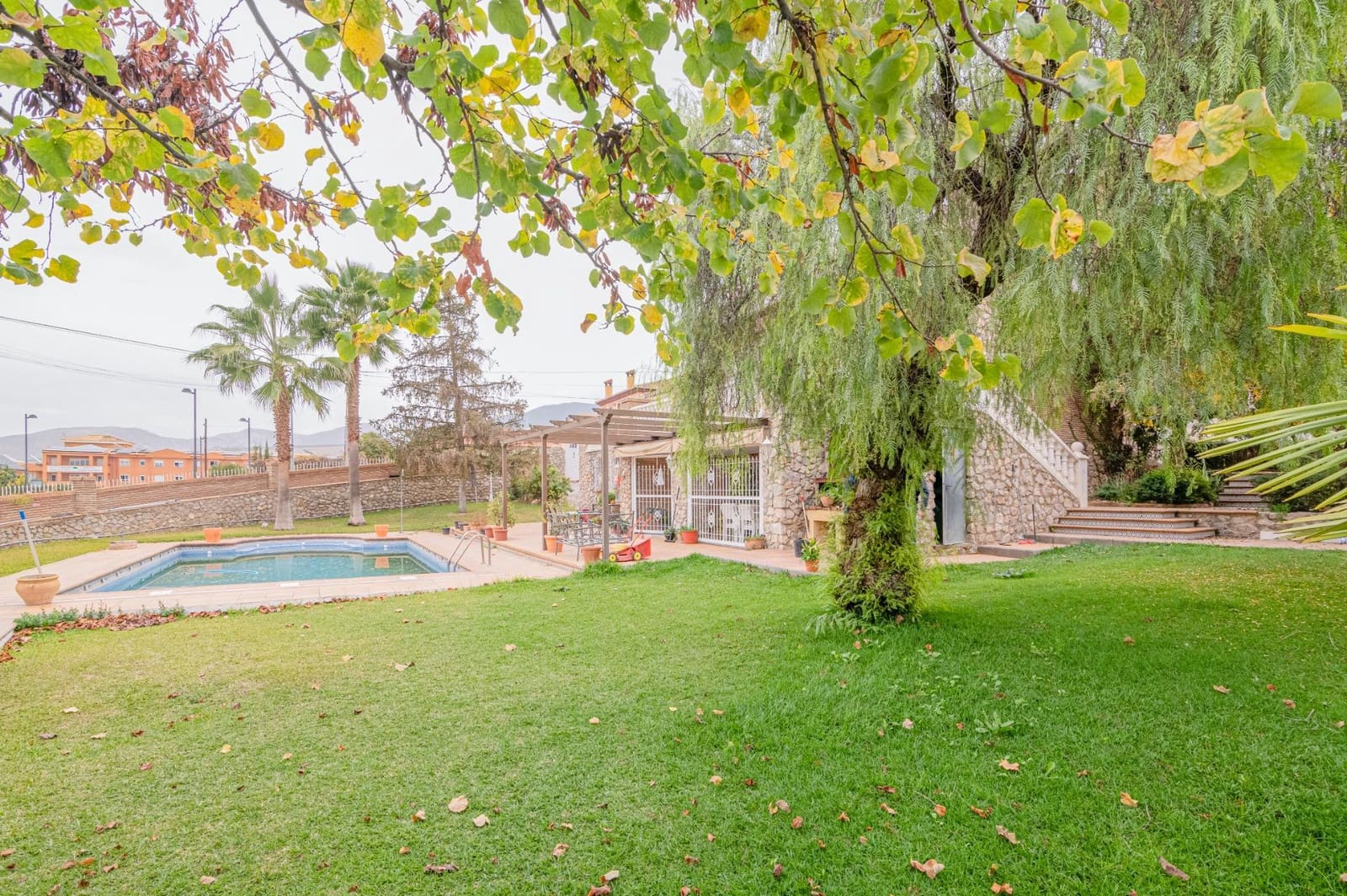 5 slaapkamer Villa te koop in La Zubia met zwembad garage - € 1.190.000 (Ref: 9686782)