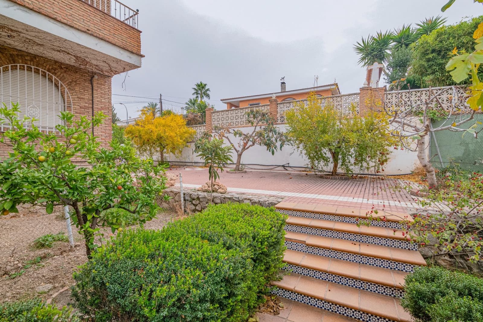 5 slaapkamer Villa te koop in La Zubia met zwembad garage - € 1.190.000 (Ref: 9686782)