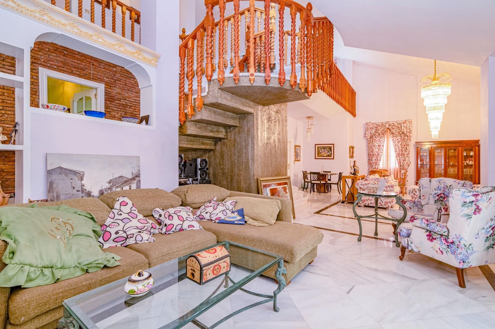 5 slaapkamer Villa te koop in La Zubia met zwembad garage - € 1.190.000 (Ref: 9686782)