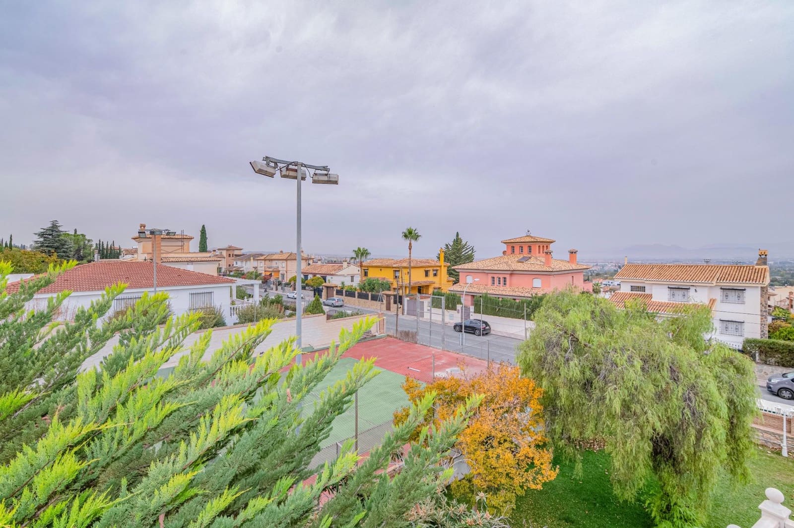 5 slaapkamer Villa te koop in La Zubia met zwembad garage - € 1.190.000 (Ref: 9686782)