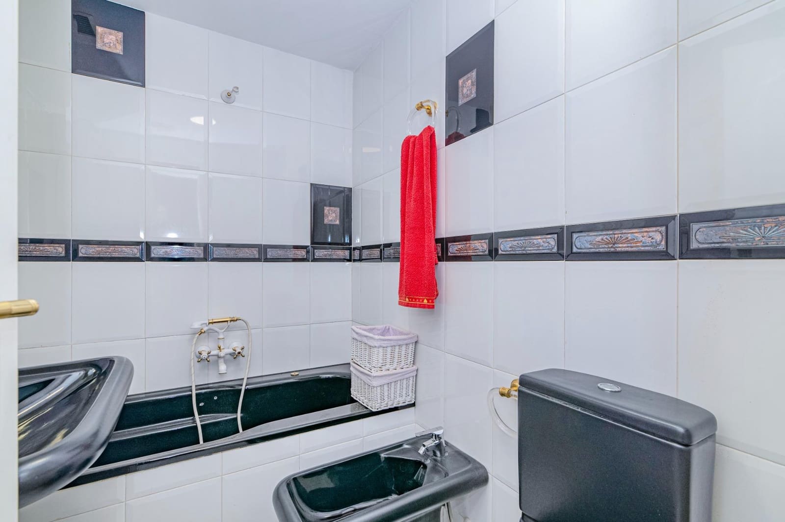 5 slaapkamer Villa te koop in La Zubia met zwembad garage - € 1.190.000 (Ref: 9686782)