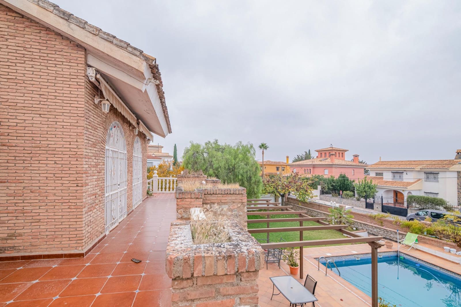 5 slaapkamer Villa te koop in La Zubia met zwembad garage - € 1.190.000 (Ref: 9686782)
