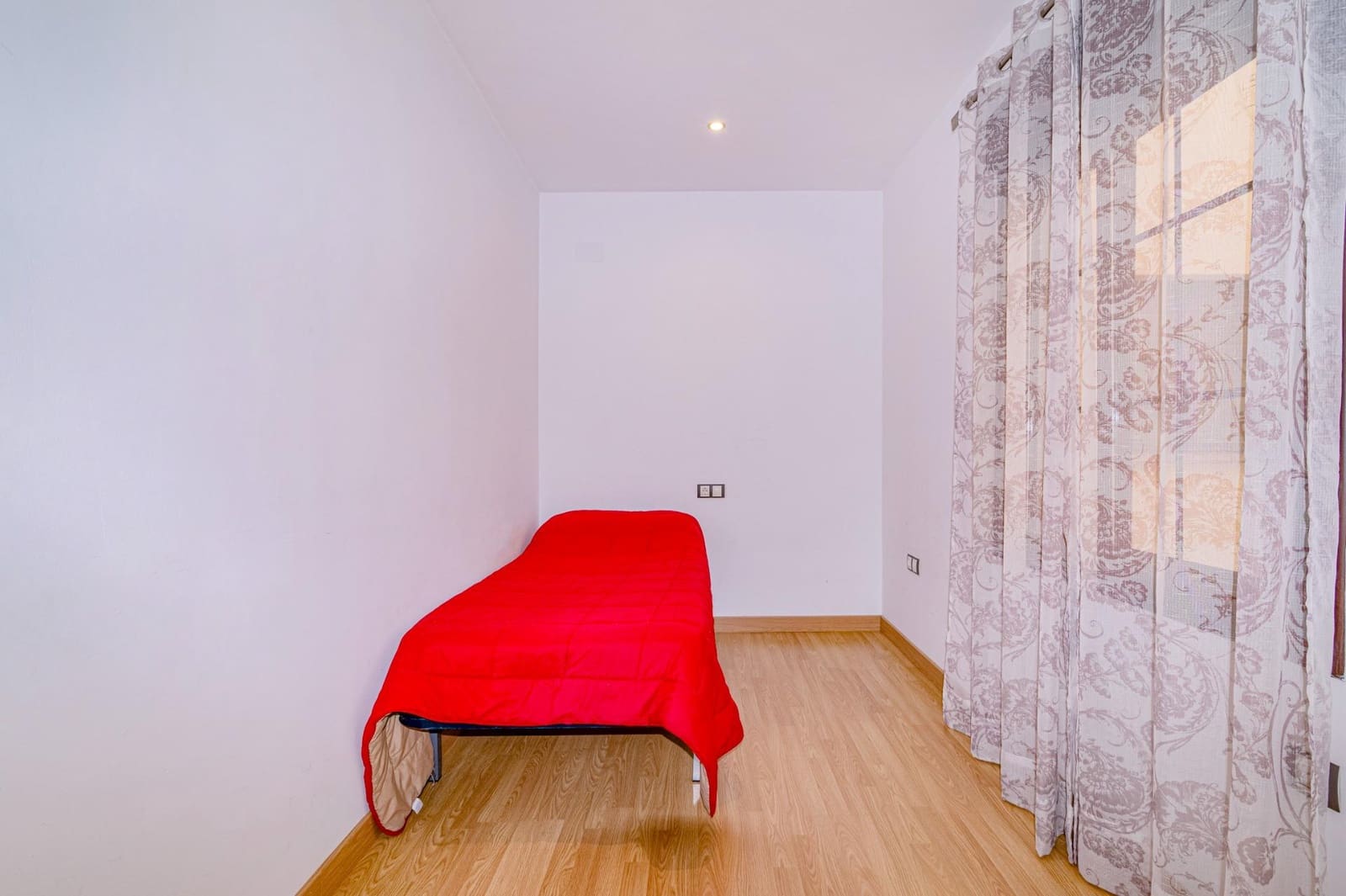 2 bedroom Flat for sale in La Zubia - € 150,000 (Ref: 9686783)