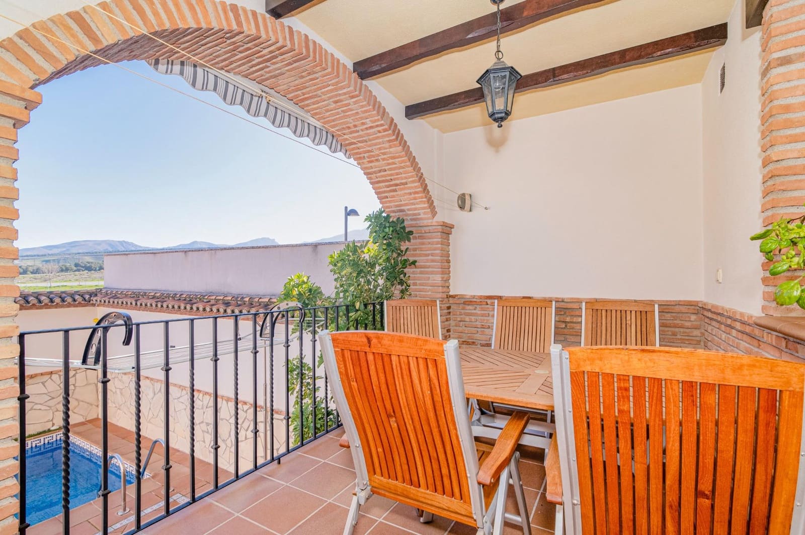 4 soverom Rekkehus til salgs i La Zubia med svømmebasseng garasje - € 370 000 (Ref: 9686784)