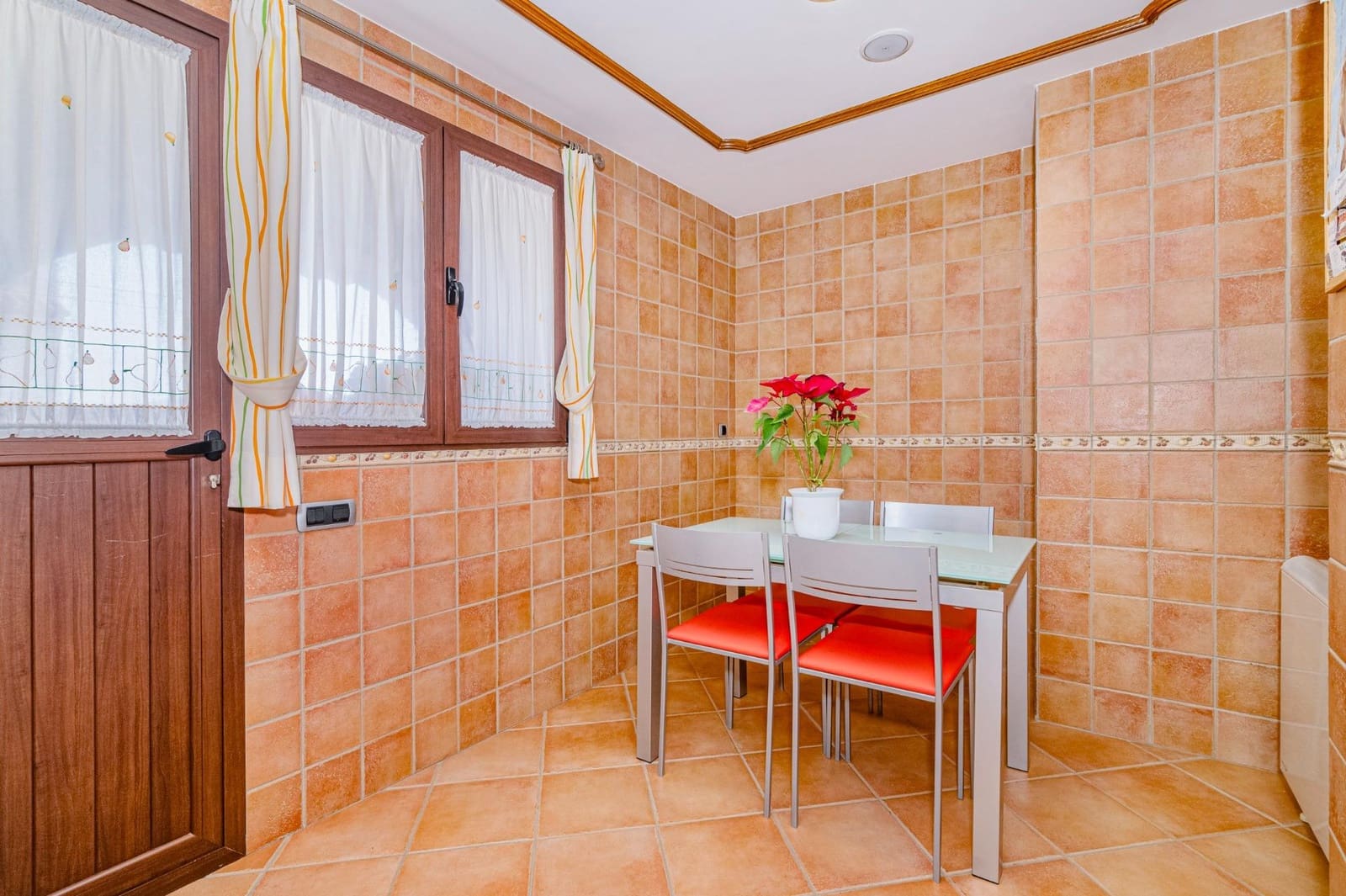 4 soverom Rekkehus til salgs i La Zubia med svømmebasseng garasje - € 370 000 (Ref: 9686784)