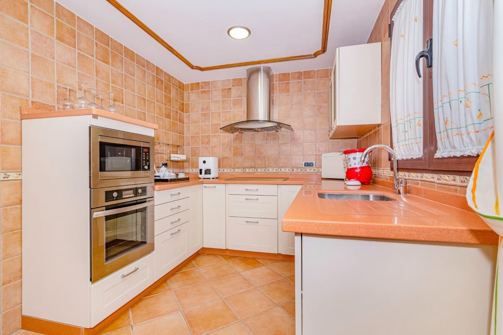 4 soverom Rekkehus til salgs i La Zubia med svømmebasseng garasje - € 370 000 (Ref: 9686784)