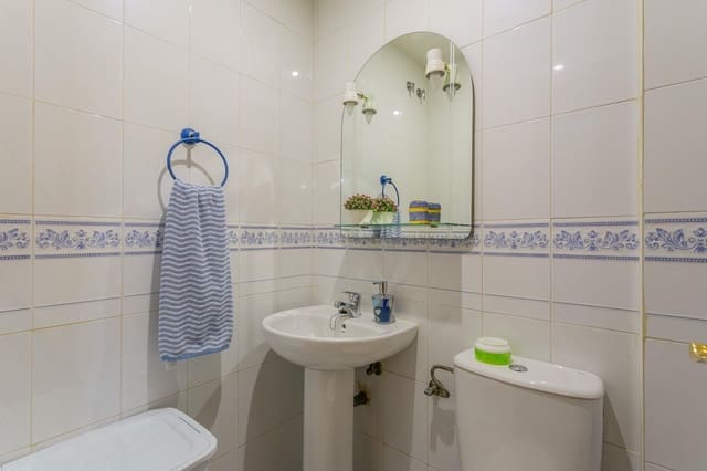 3 camera da letto Villetta a Schiera in vendita in Granada città con garage - 290.000 € (Rif: 9686787)