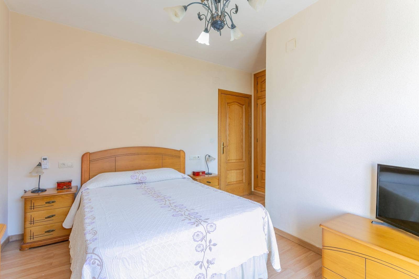 3 camera da letto Villetta a Schiera in vendita in Granada citta con garage - 290.000 € (Rif: 9686787)
