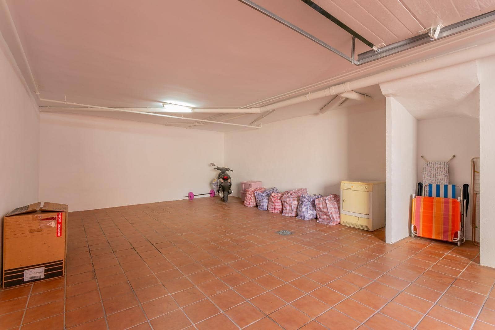 3 camera da letto Villetta a Schiera in vendita in Granada citta con garage - 290.000 € (Rif: 9686787)