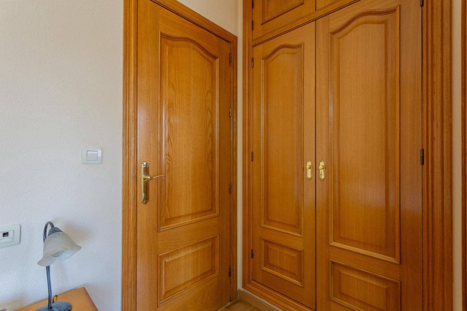 3 camera da letto Villetta a Schiera in vendita in Granada citta con garage - 290.000 € (Rif: 9686787)
