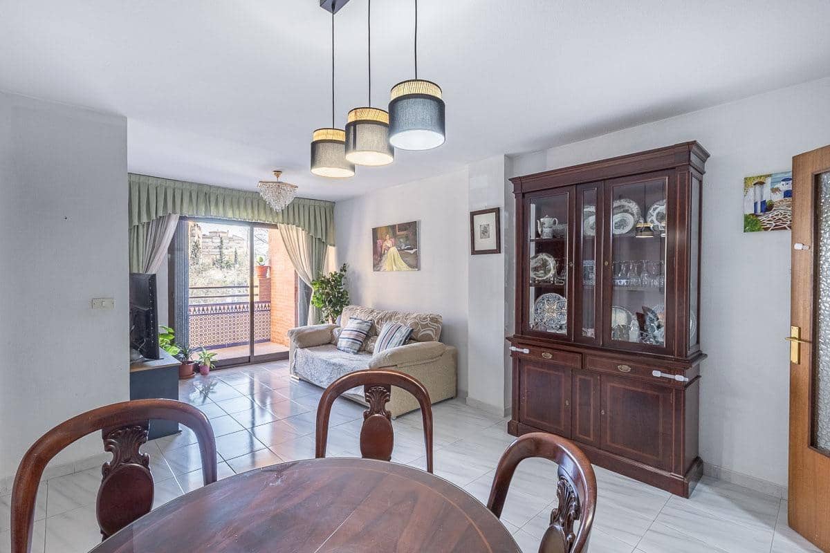 4 slaapkamer Flat te koop in Granada stad met garage - € 269.000 (Ref: 9686788)