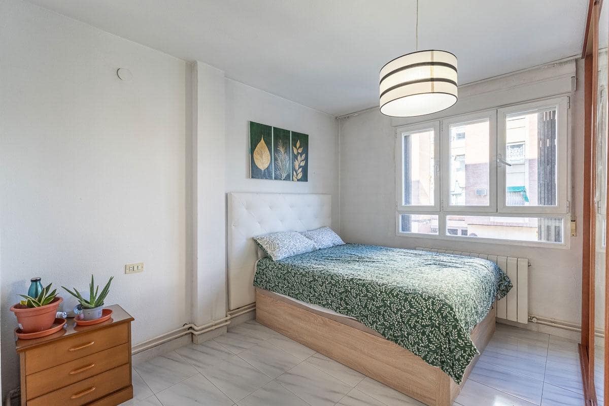 4 slaapkamer Flat te koop in Granada stad met garage - € 269.000 (Ref: 9686788)