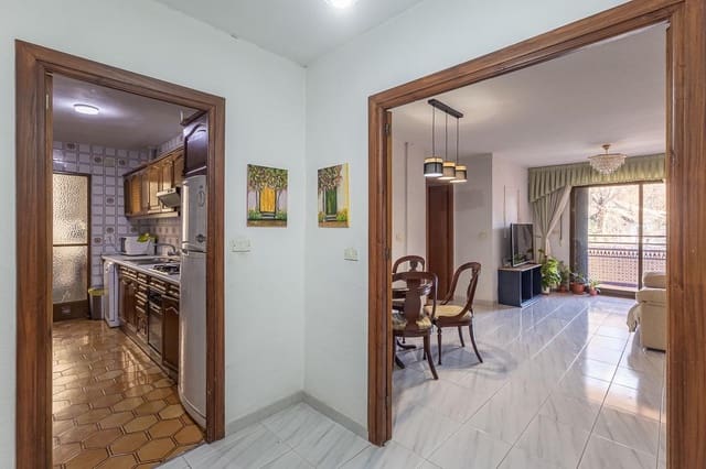 4 slaapkamer Flat te koop in Granada stad met garage - € 269.000 (Ref: 9686788)