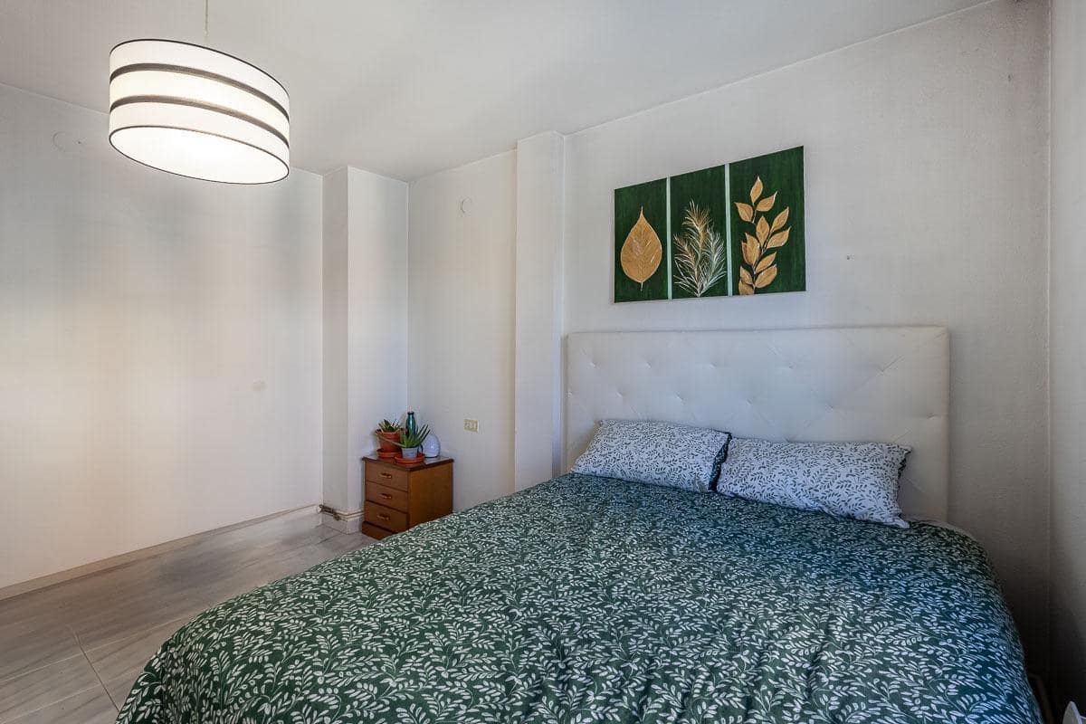 4 slaapkamer Flat te koop in Granada stad met garage - € 269.000 (Ref: 9686788)