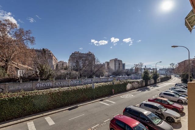 4 slaapkamer Flat te koop in Granada stad met garage - € 269.000 (Ref: 9686788)