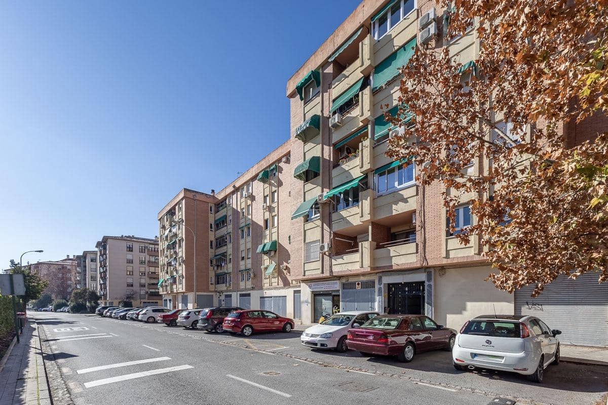 4 slaapkamer Flat te koop in Granada stad met garage - € 269.000 (Ref: 9686788)