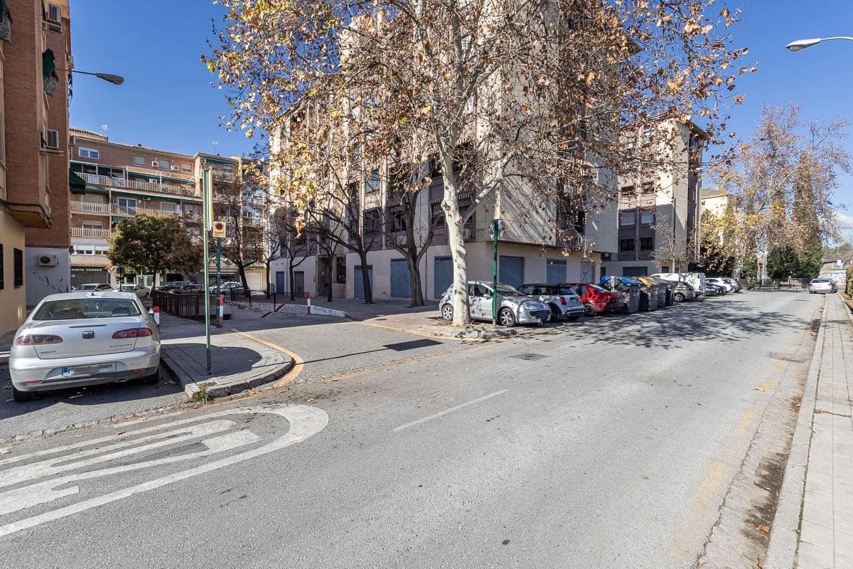 4 slaapkamer Flat te koop in Granada stad met garage - € 269.000 (Ref: 9686788)