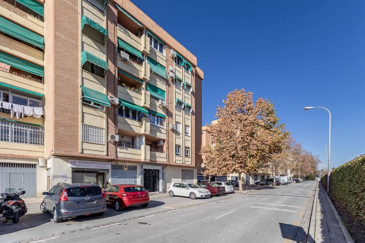 4 slaapkamer Flat te koop in Granada stad met garage - € 269.000 (Ref: 9686788)