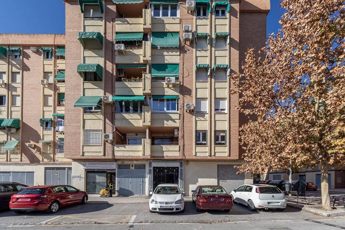 4 slaapkamer Flat te koop in Granada stad met garage - € 269.000 (Ref: 9686788)