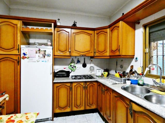 3 quarto Moradia em Banda para venda em Granada cidade - 180 000 € (Ref: 9686789)