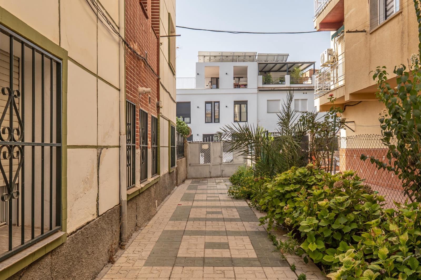 2 soveværelse Lejlighed til salg i Granada by med garage - € 195.000 (Ref: 9691152)