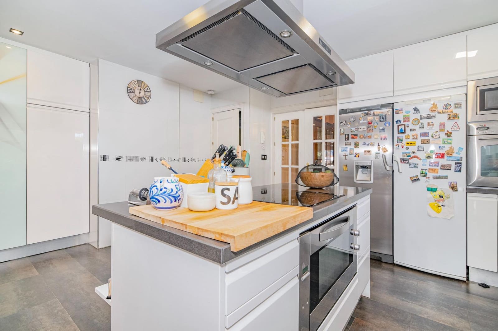 6 bedroom Villa for sale in Gojar with garage - € 480,000 (Ref: 9702136)