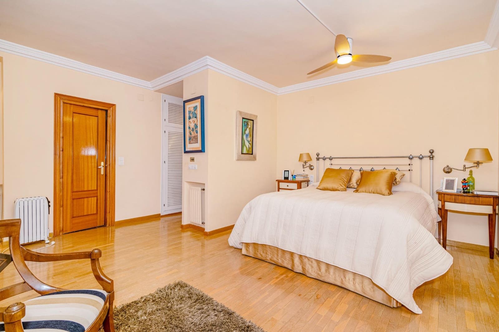 6 bedroom Villa for sale in Gojar with garage - € 480,000 (Ref: 9702136)