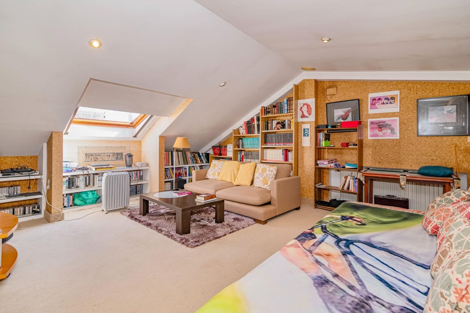 6 bedroom Villa for sale in Gojar with garage - € 480,000 (Ref: 9702136)