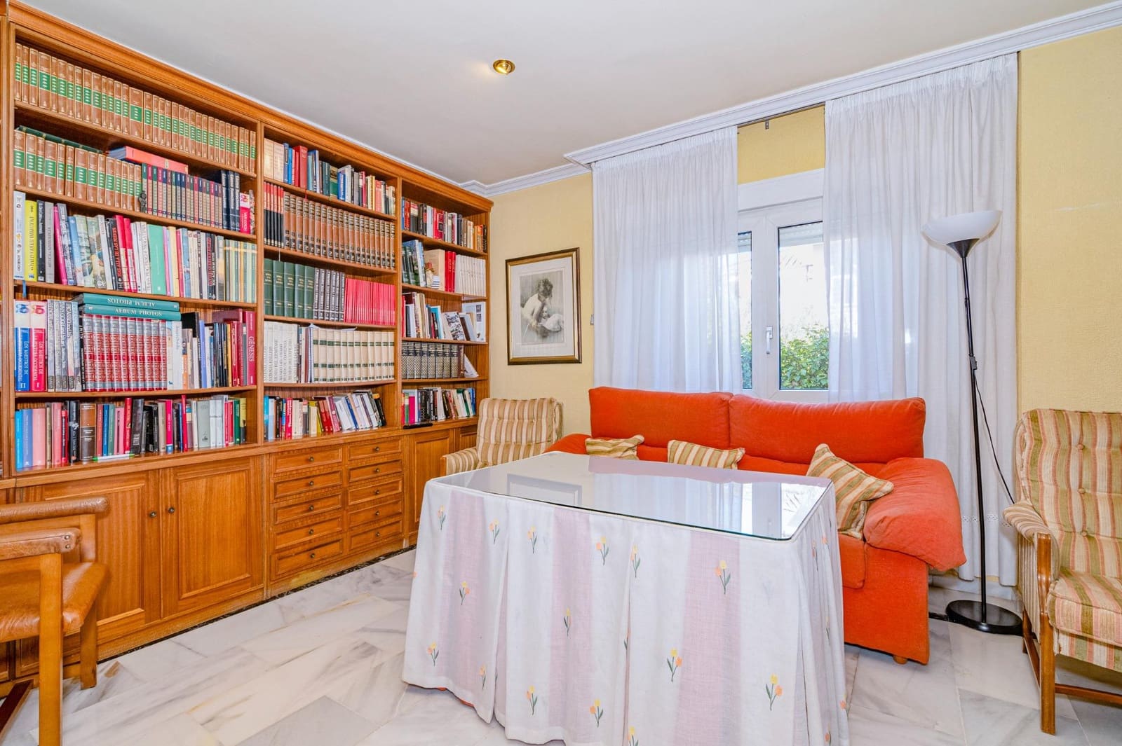 6 bedroom Villa for sale in Gojar with garage - € 480,000 (Ref: 9702136)