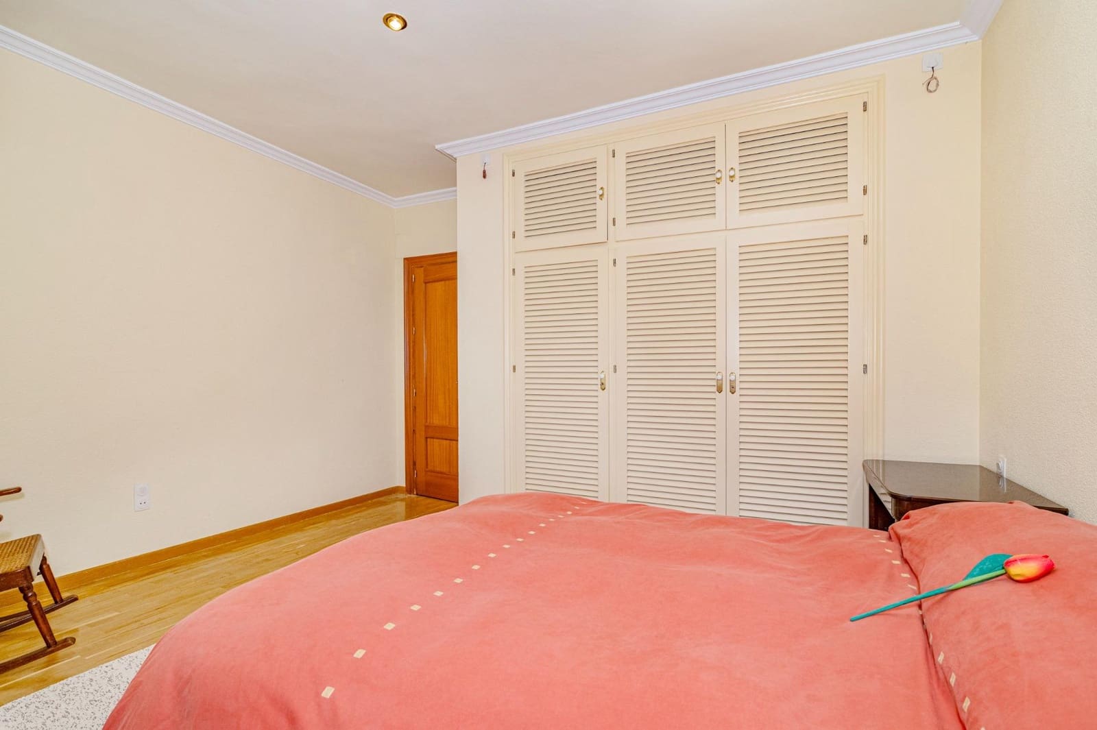 6 bedroom Villa for sale in Gojar with garage - € 480,000 (Ref: 9702136)