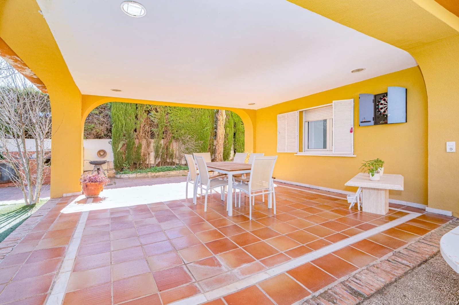 6 bedroom Villa for sale in Gojar with garage - € 480,000 (Ref: 9702136)