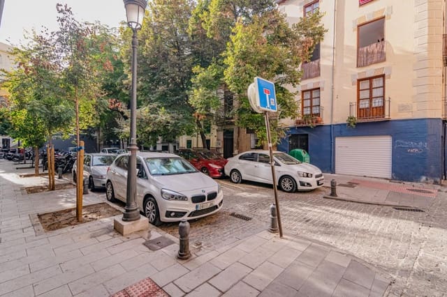 4 soveværelse Lejlighed til salg i Centro, Granada by - € 380.000 (Ref: 9709222)