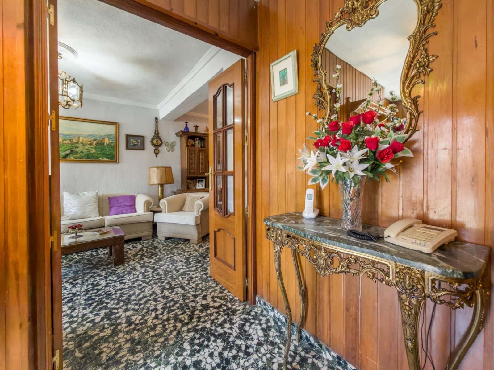 6 bedroom Semi-detached Villa for sale in Granada city with garage - € 595,000 (Ref: 9709223)