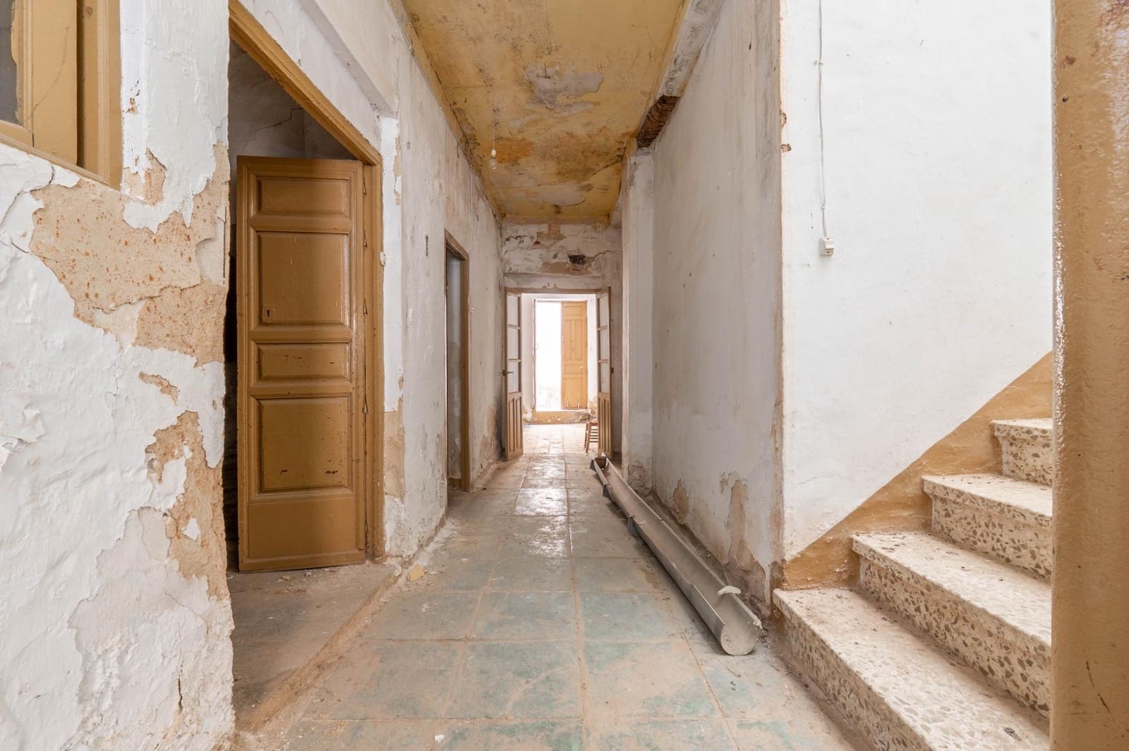 4 bedroom Finca/Country House for sale in Albunuelas - € 47,000 (Ref: 9712217)