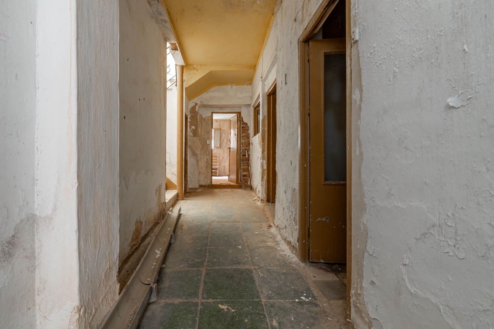 4 bedroom Finca/Country House for sale in Albunuelas - € 47,000 (Ref: 9712217)