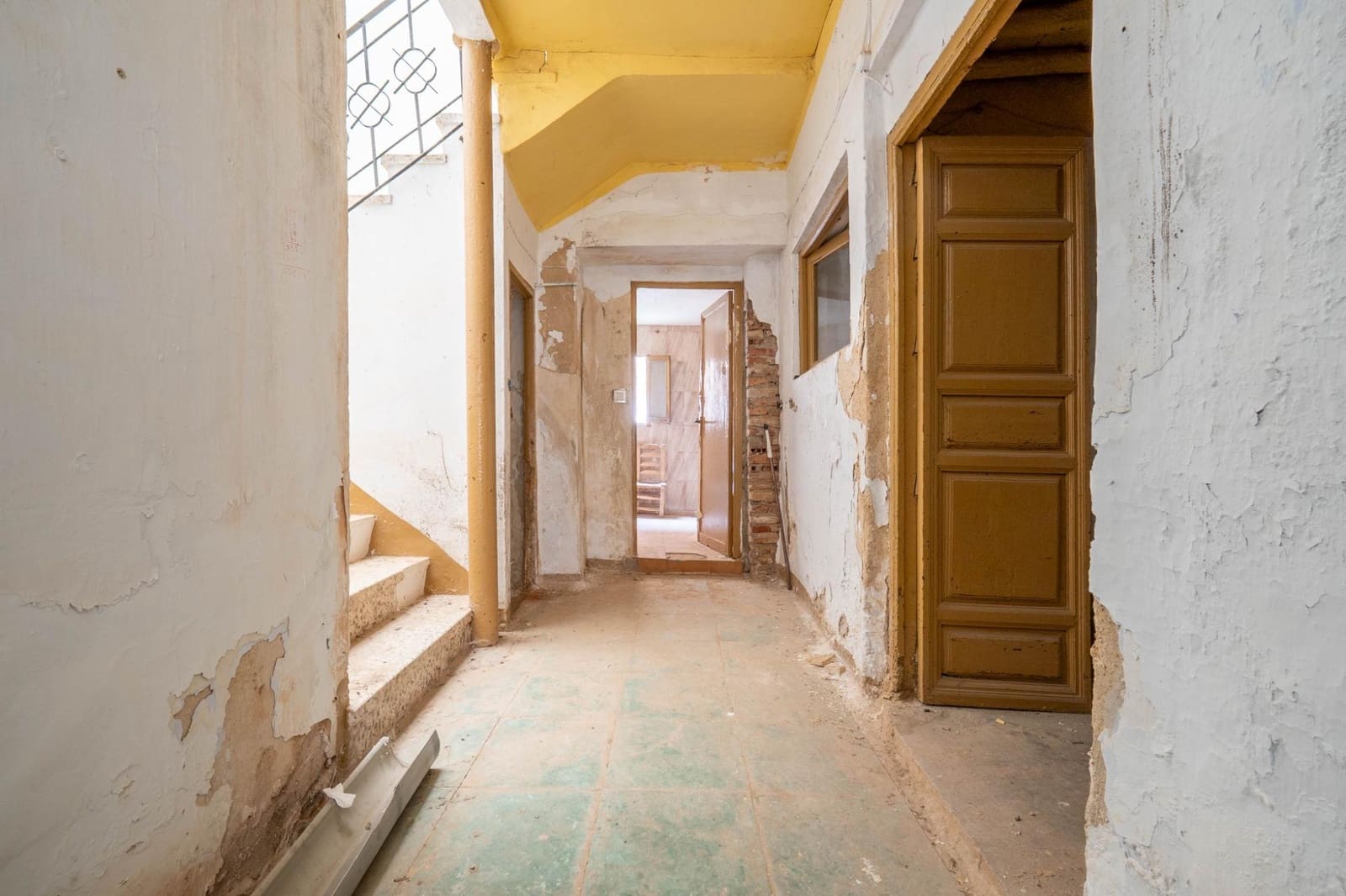 4 bedroom Finca/Country House for sale in Albunuelas - € 47,000 (Ref: 9712217)