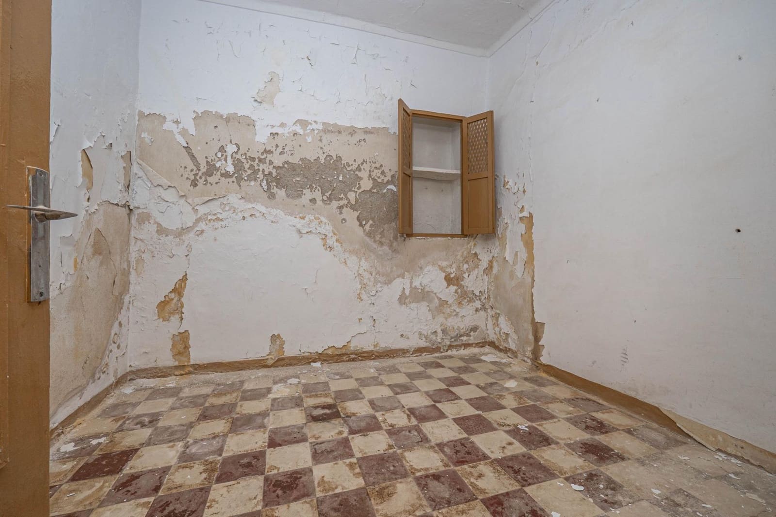 4 bedroom Finca/Country House for sale in Albunuelas - € 47,000 (Ref: 9712217)