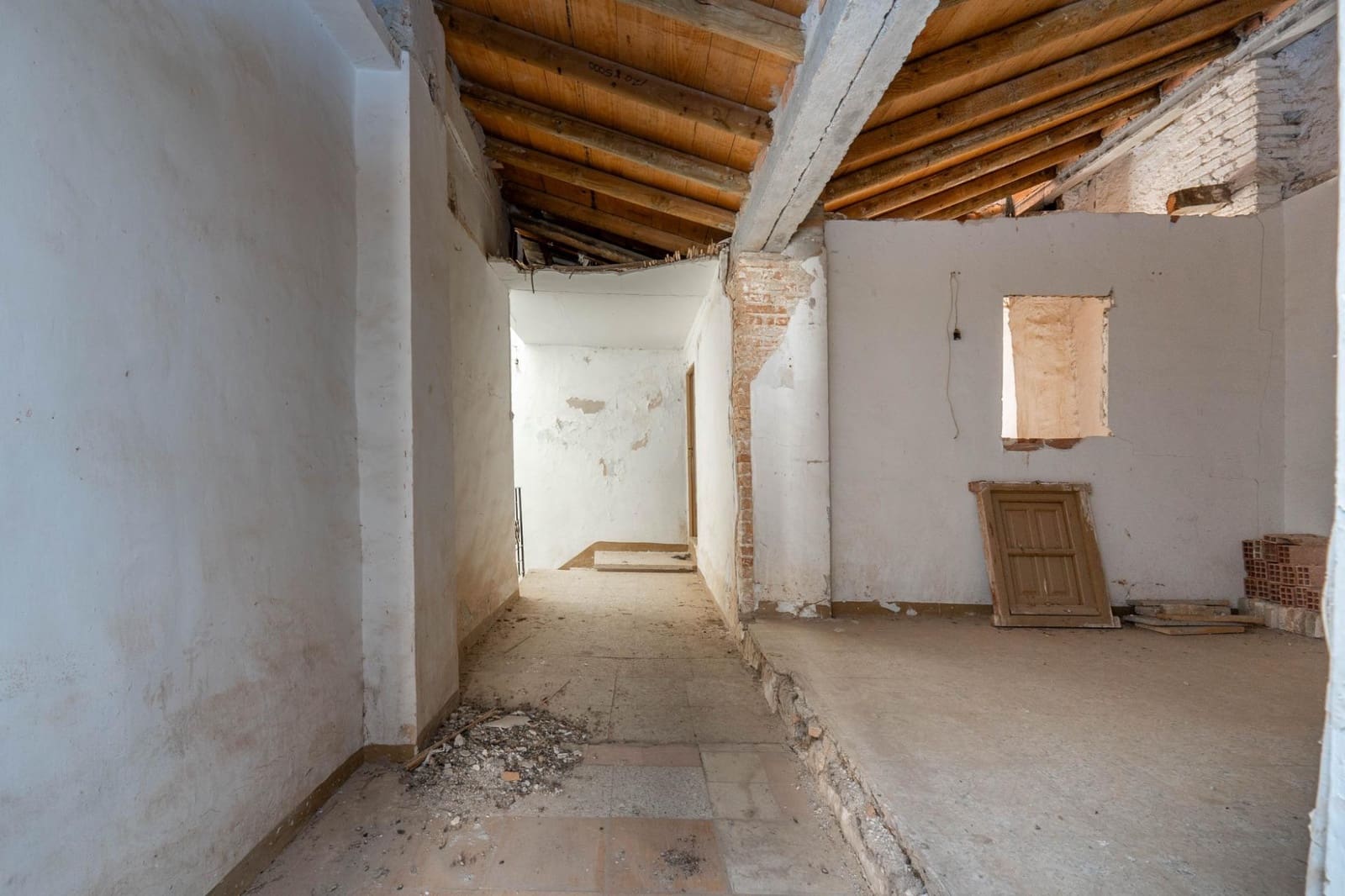 4 bedroom Finca/Country House for sale in Albunuelas - € 47,000 (Ref: 9712217)