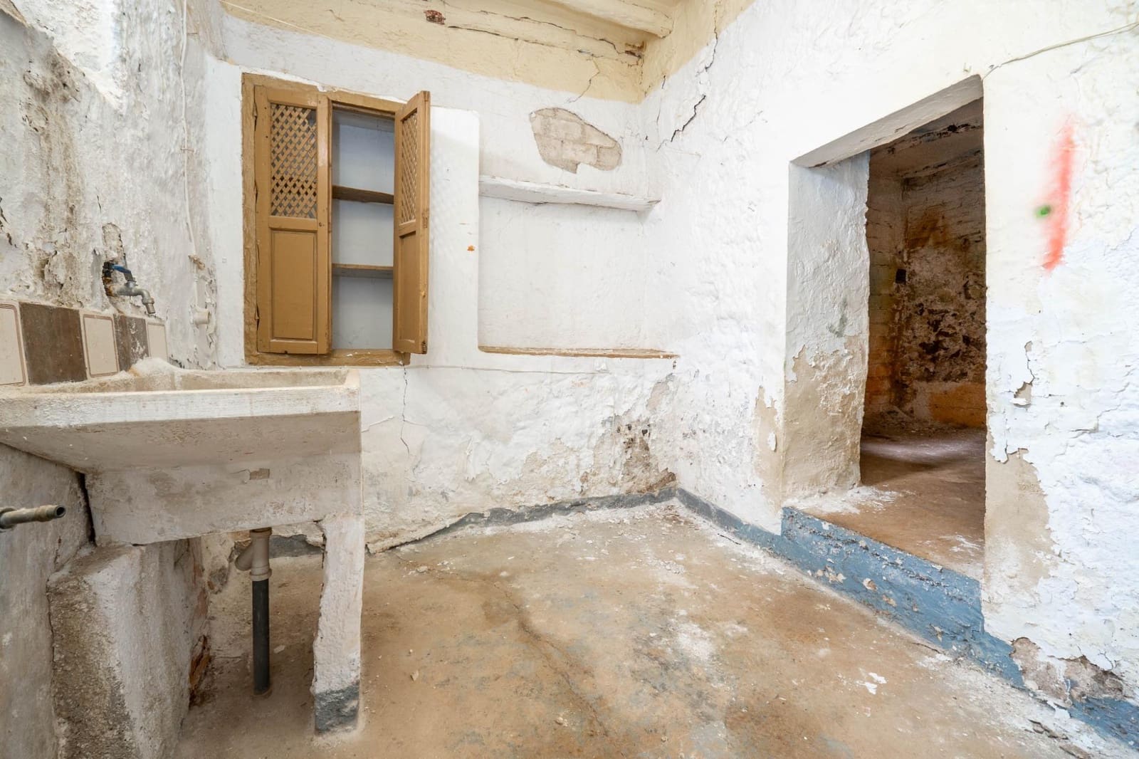 4 bedroom Finca/Country House for sale in Albunuelas - € 47,000 (Ref: 9712217)