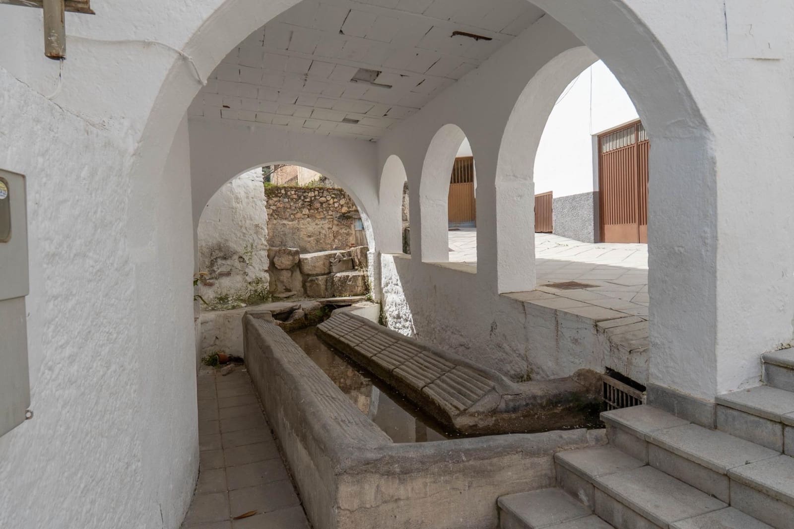 4 bedroom Finca/Country House for sale in Albunuelas - € 47,000 (Ref: 9712217)