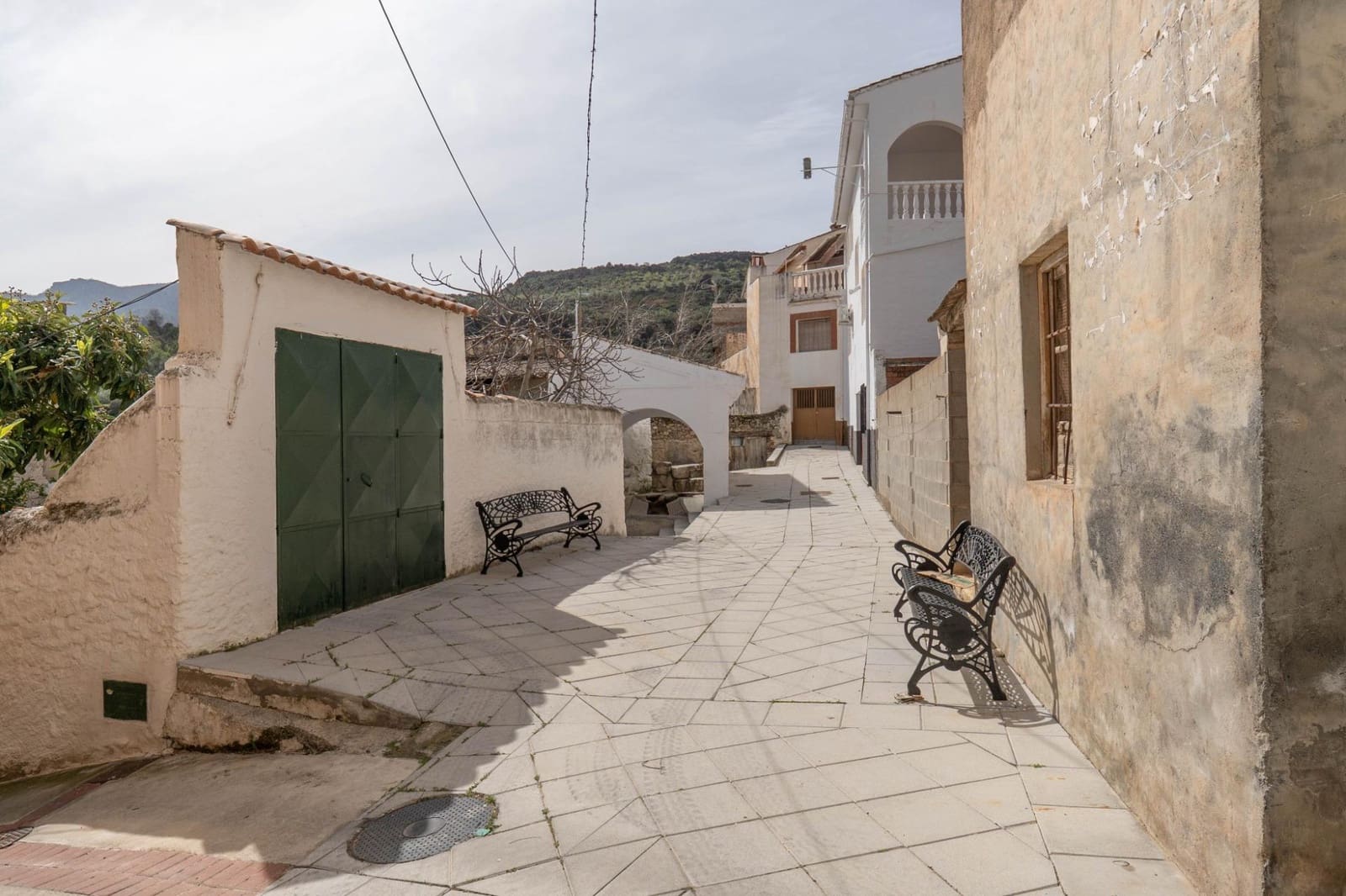 4 bedroom Finca/Country House for sale in Albunuelas - € 47,000 (Ref: 9712217)