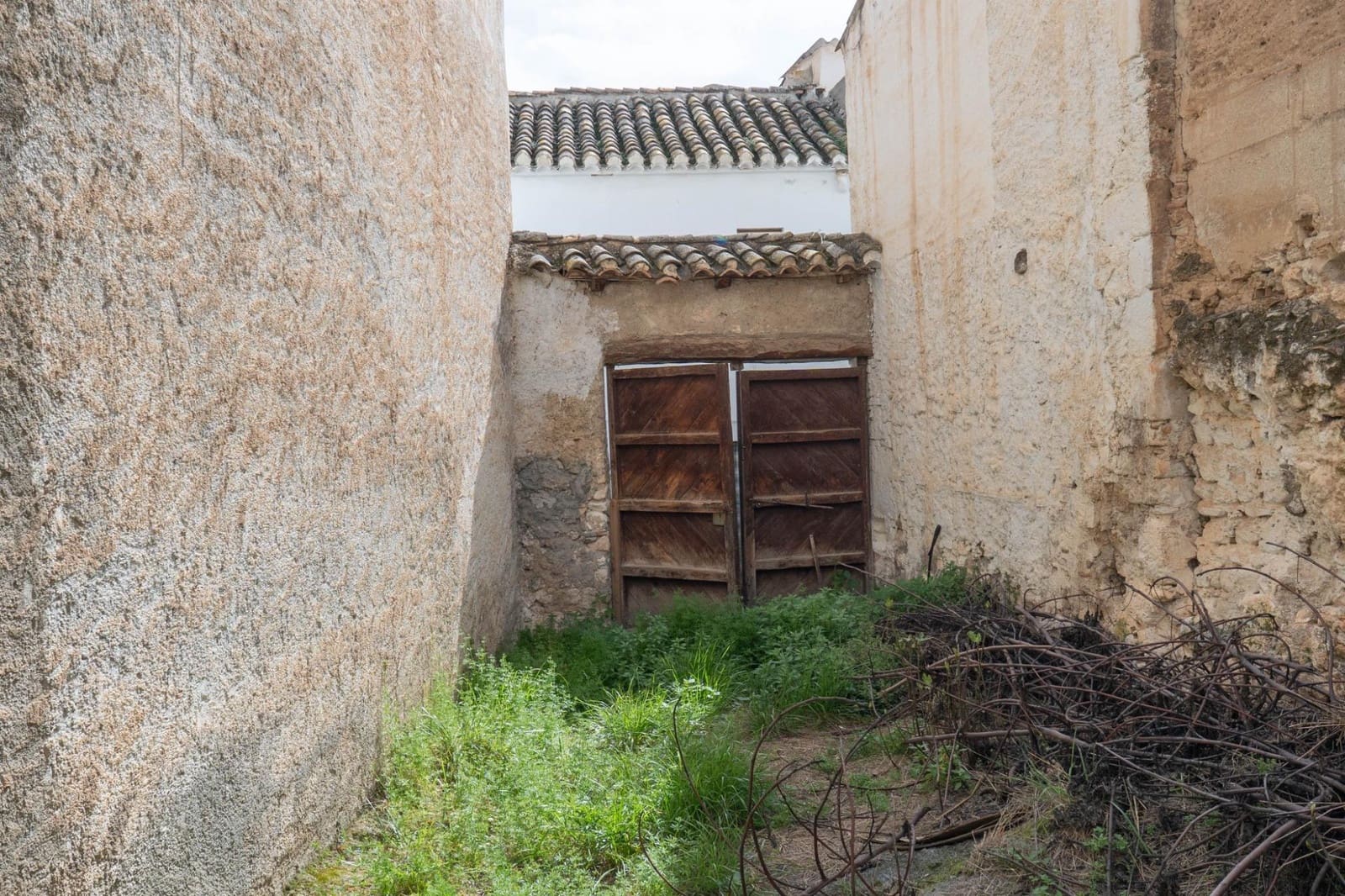 4 bedroom Finca/Country House for sale in Albunuelas - € 47,000 (Ref: 9712217)